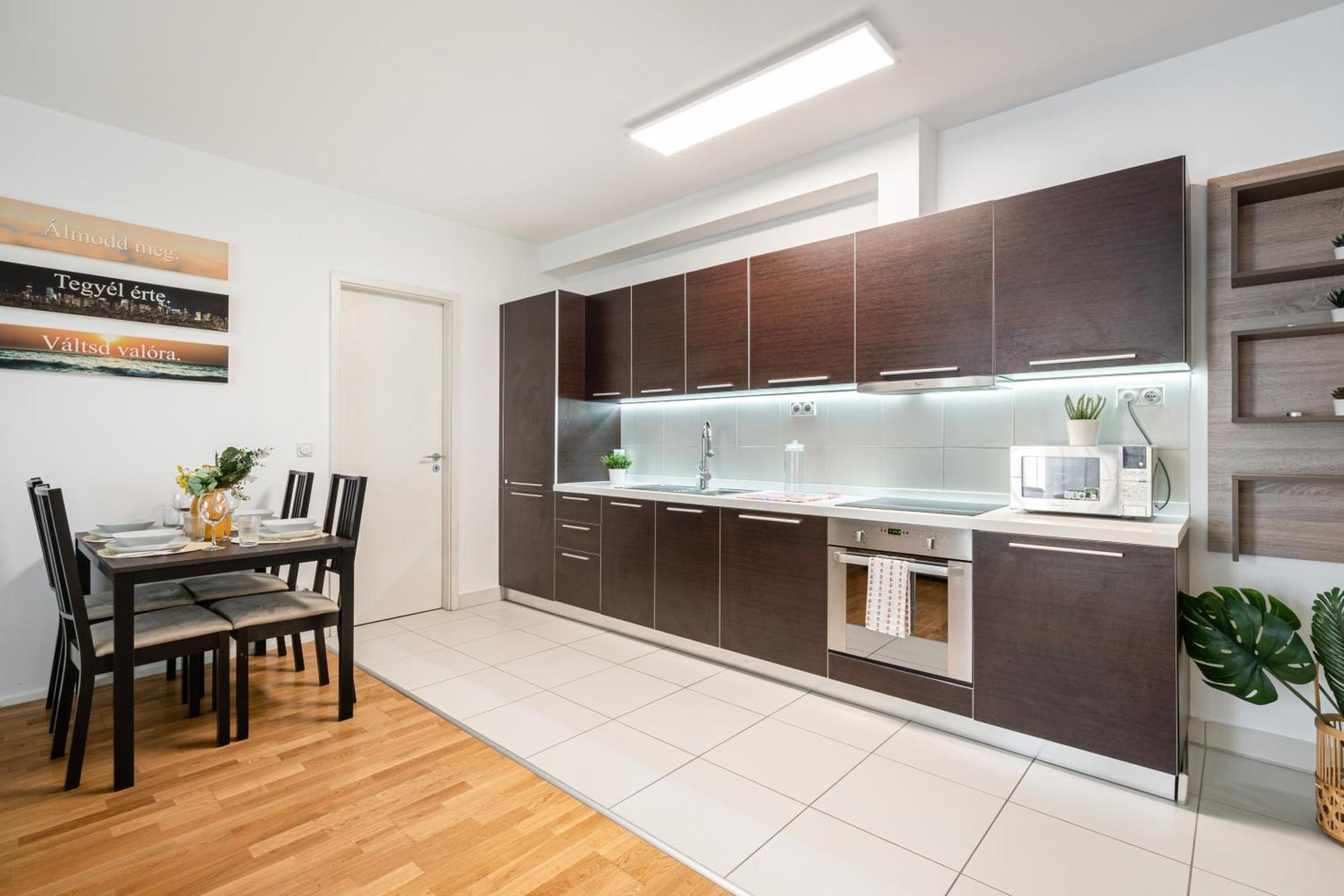 Home Of Serenity - 2 Bdr, Free Parking And Terrace Budapest Exterior photo