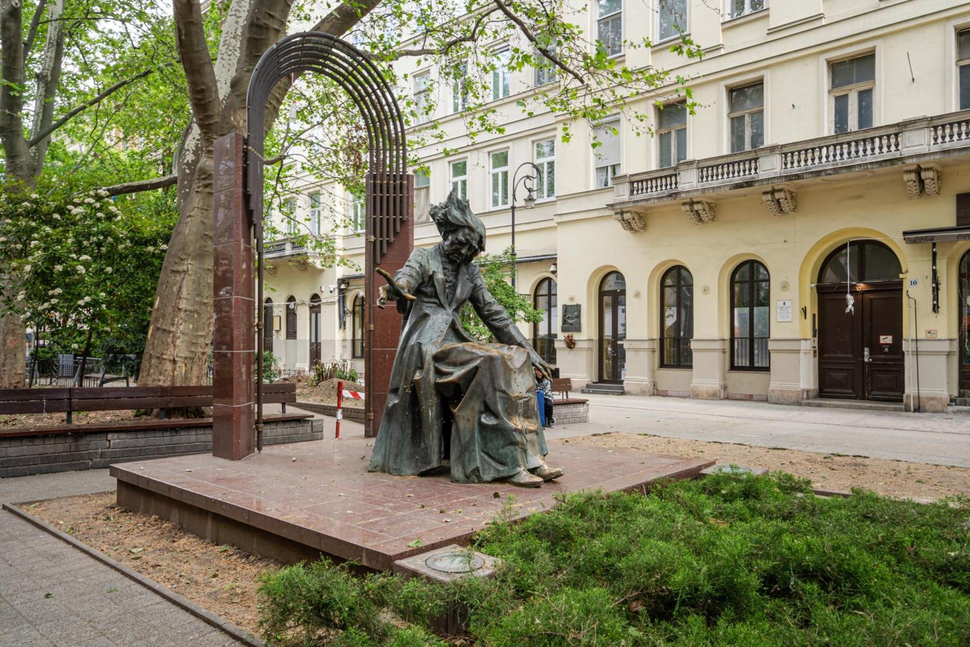 Home Of Serenity - 2 Bdr, Free Parking And Terrace Budapest Exterior photo